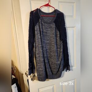 Sweater with lace sleeves